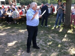 Die Ansprache neigt sich dem Ende zu